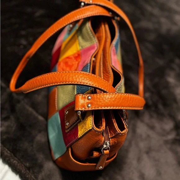 FINALPRIZEš„Fossil Colorful Patchwork Leather Shoulder Bag has chain with pearls - Picture 10 of 15
